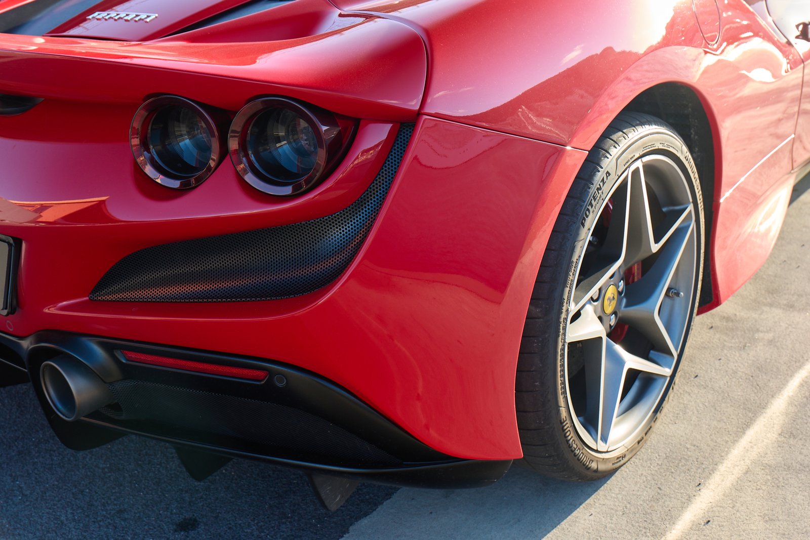 Ferrari F8 Spider — photo 8